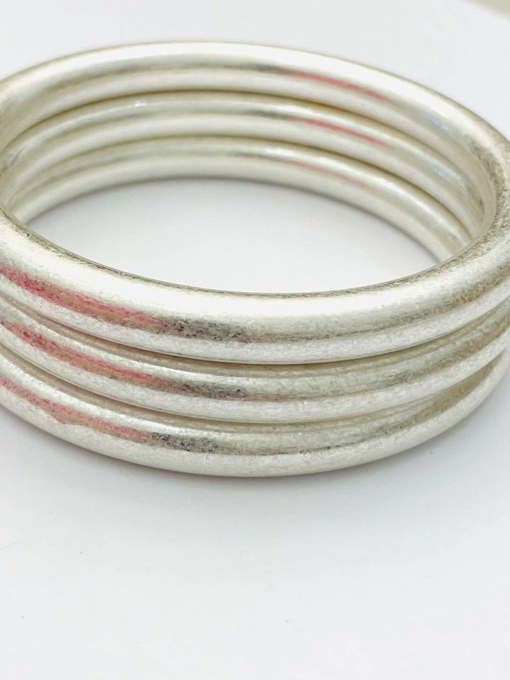 MATTE SILVER CHIC BOLD VINTAGE BANGLES SET