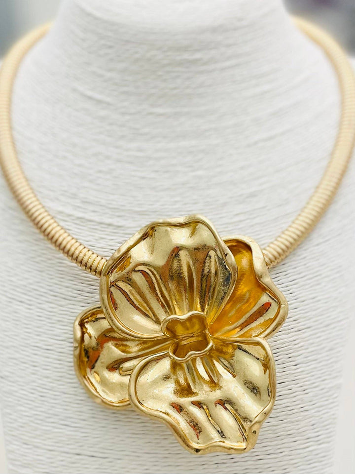 GOLD VINTAGE FLOWER CHOKER