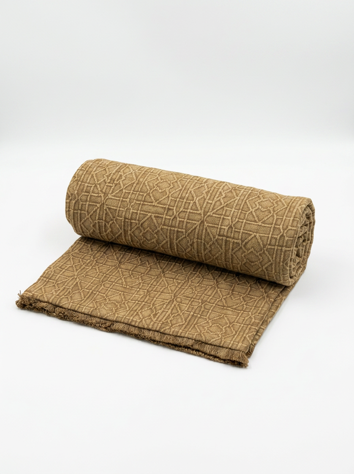 EARTH-TONE JACQUARD LATTICE TABLE RUNNER