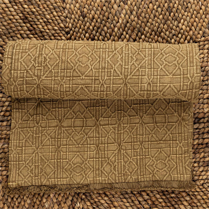 EARTH-TONE JACQUARD LATTICE TABLE RUNNER
