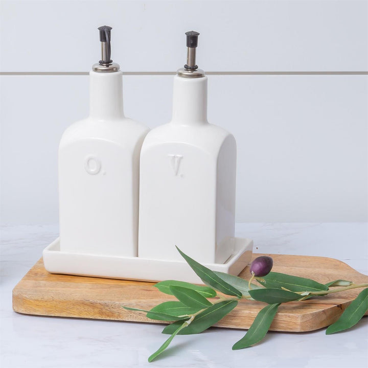 WHITE COTTAGE OIL & VINEGAR SET