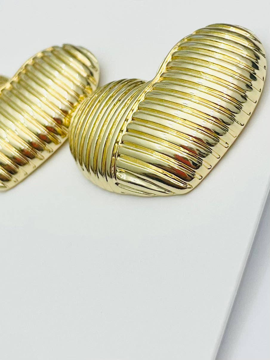 GOLD CHIC STRIPE HEART STUD EARRINGS