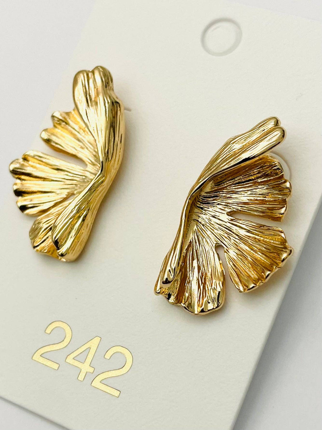 GOLD CHIC GINKGO STUD EARRINGS