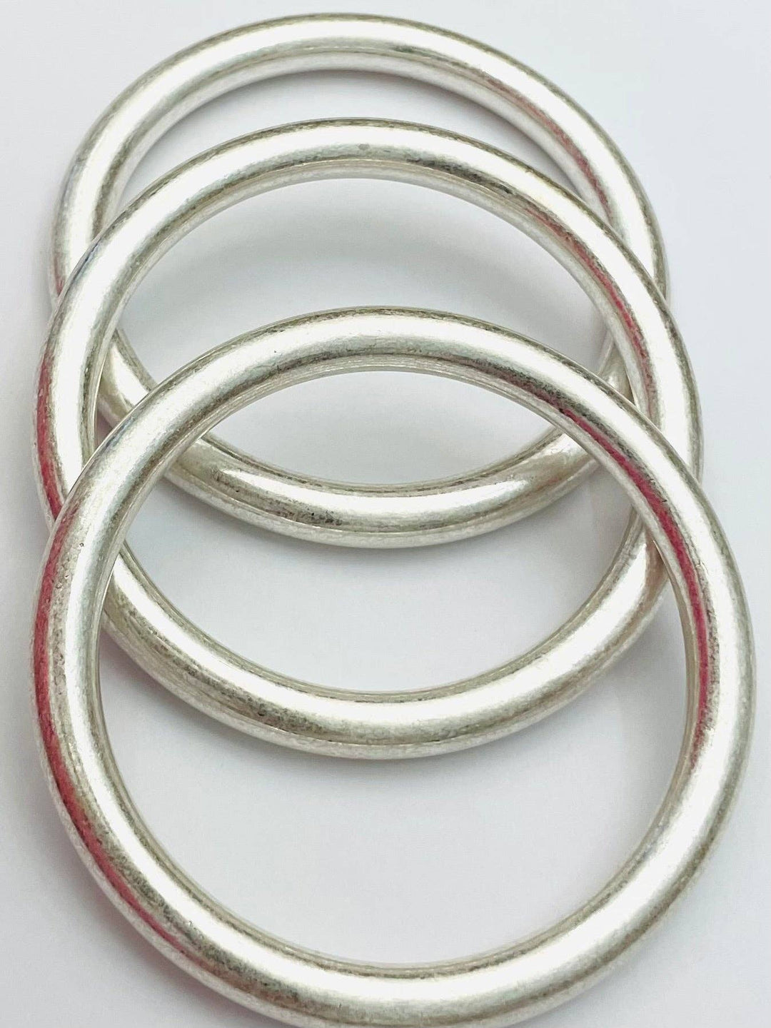 MATTE SILVER CHIC BOLD VINTAGE BANGLES SET