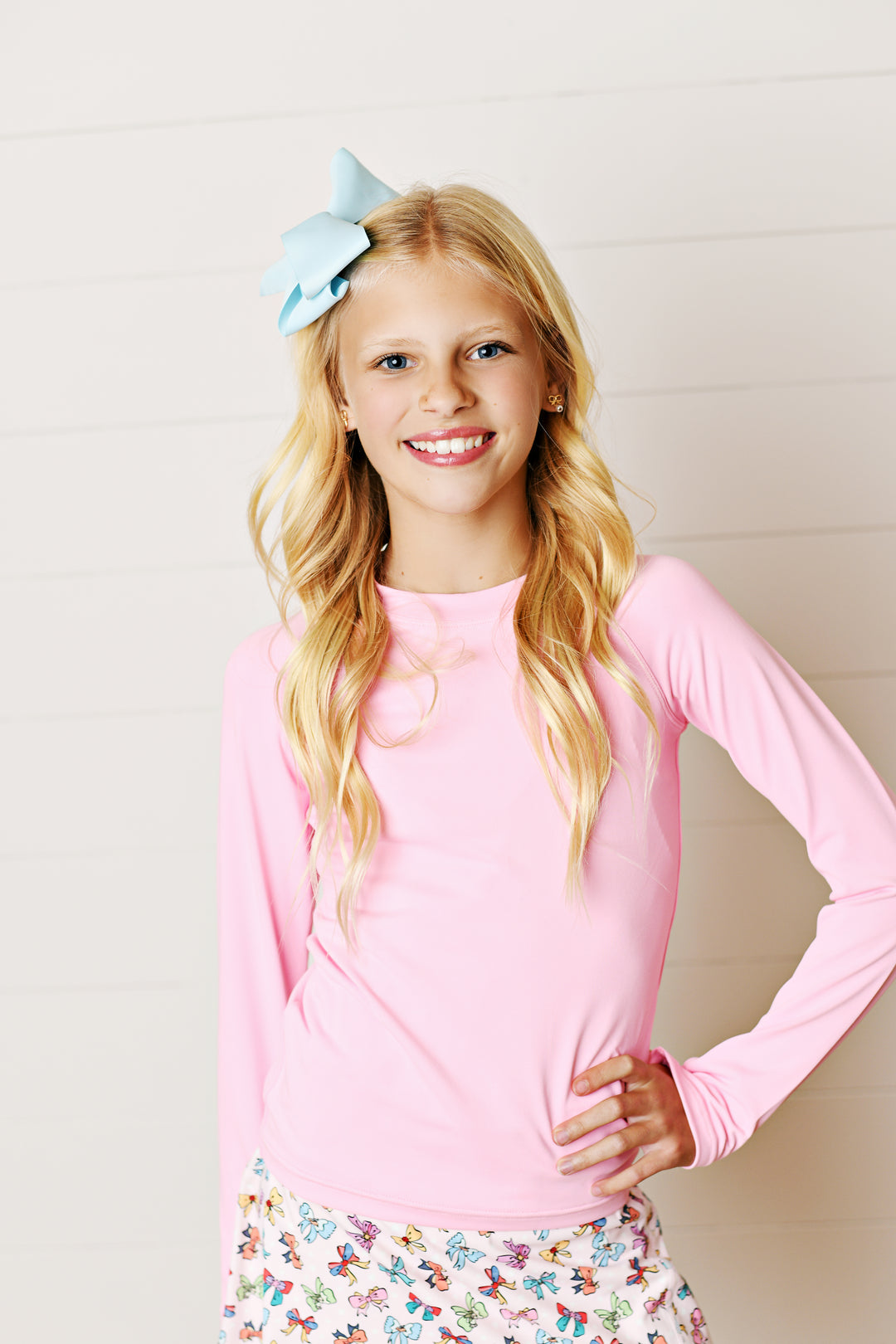 BUBBLEGUM PINK TOP WITH FINGER HOLE