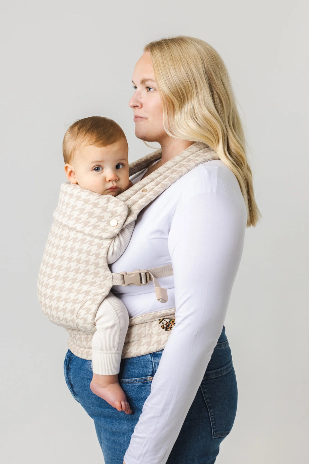 THE MONARCH CARRIER | HOUNDSTOOTH