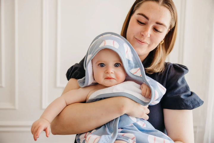 SLUGGER HOODED TOWEL