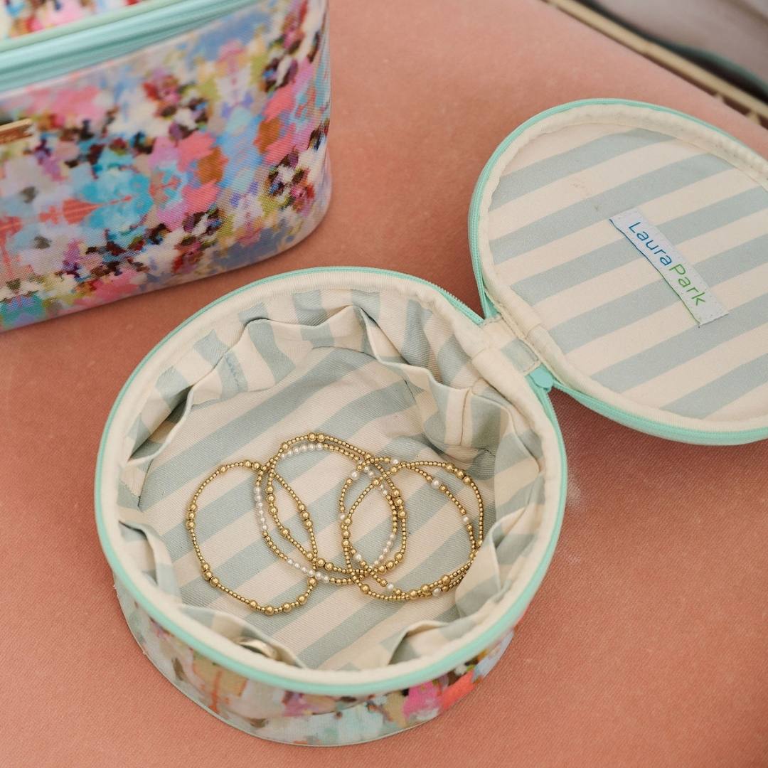 BROOKS AVENUE ROUND JEWELRY CASE