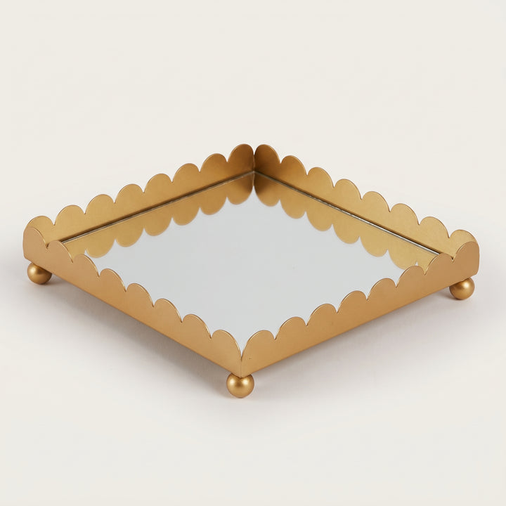 CHAMPAGNE SCALLOPED MIRROR TRAY