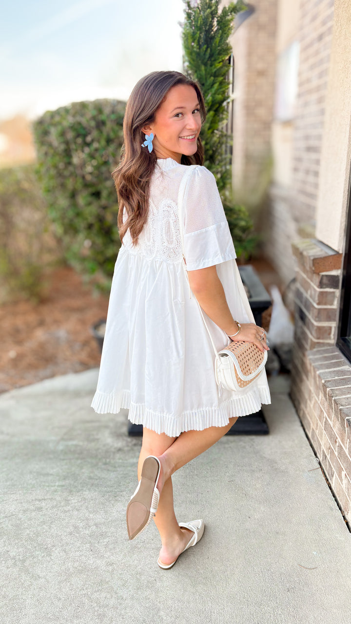 WHITE LACE APPLIQUE MESH DETAIL PLEATED HEM DRESS