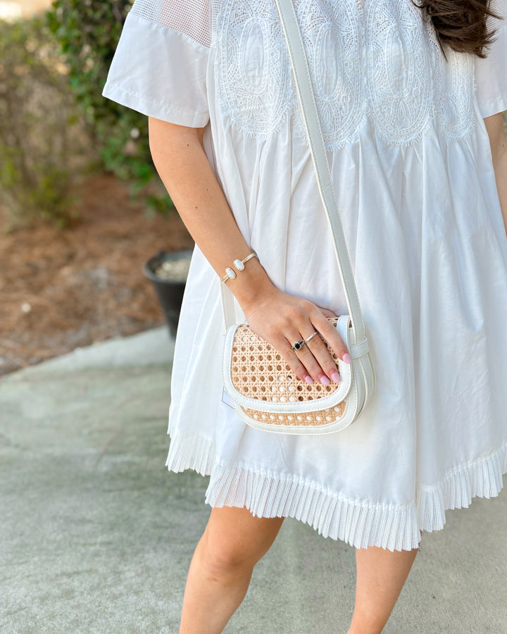 WHITE LACE APPLIQUE MESH DETAIL PLEATED HEM DRESS