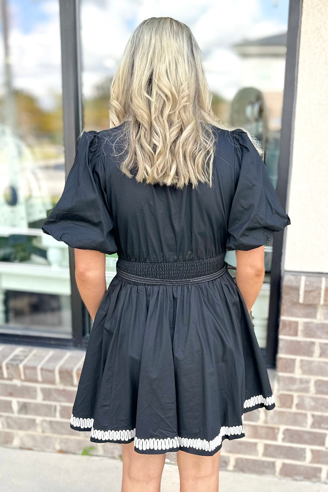 BLACK & CREAM SWIRL TRIM BELTED DRESS