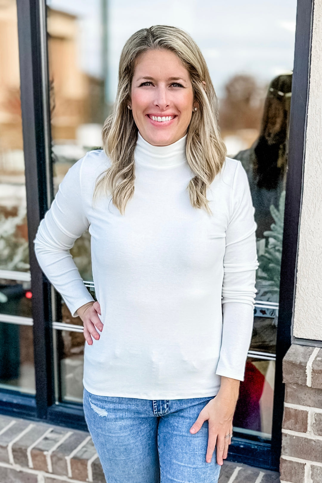 IVORY TURTLE NECK KNIT TOP