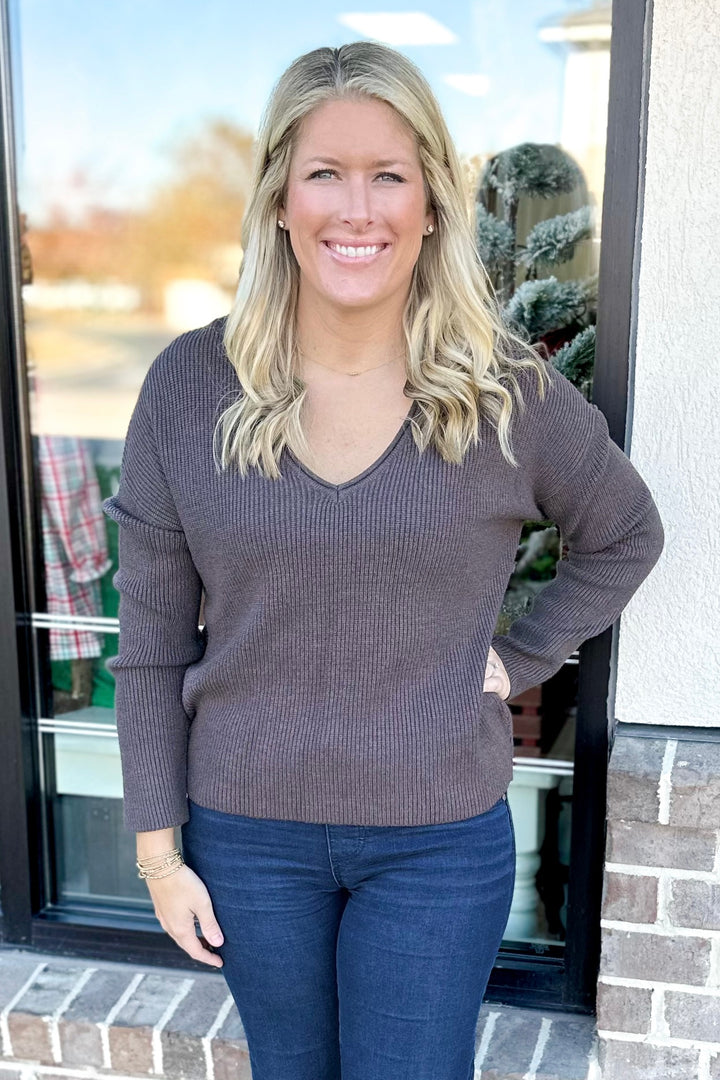 CHARCOAL RIBBED VNECK SWEATER