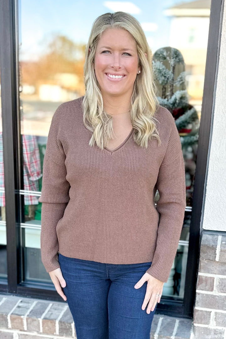 MOCHA RIBBED VNECK SWEATER