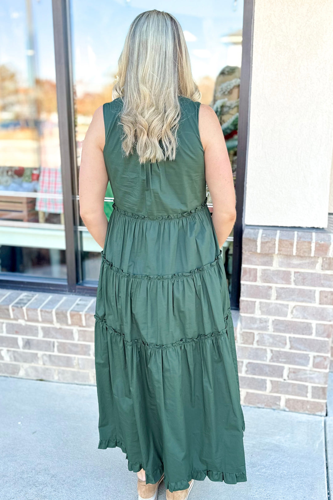 OLIVE SLEEVELESS TIERED MAXI DRESS