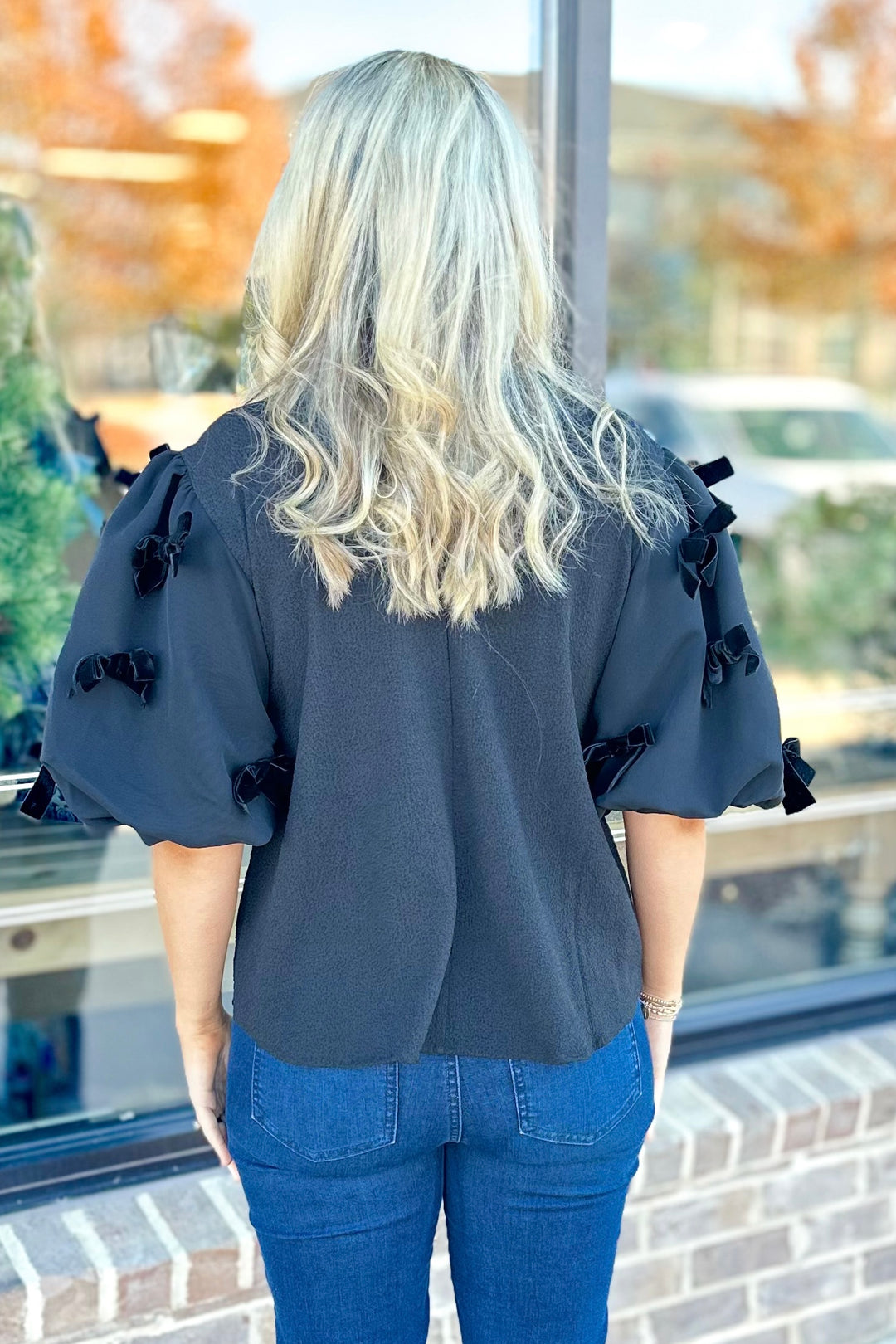 BLACK BOW PUFF SLEEVE TOP