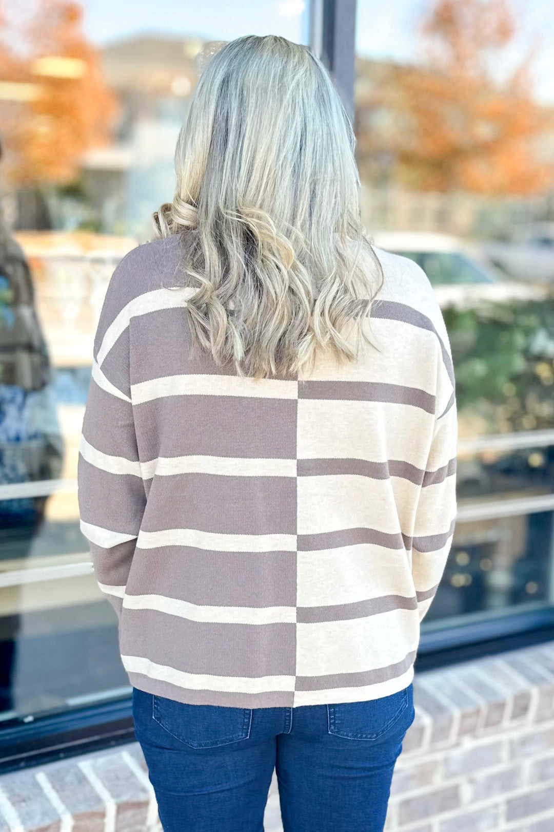 BROWN MIRROR COLOR BLOCK SWEATER