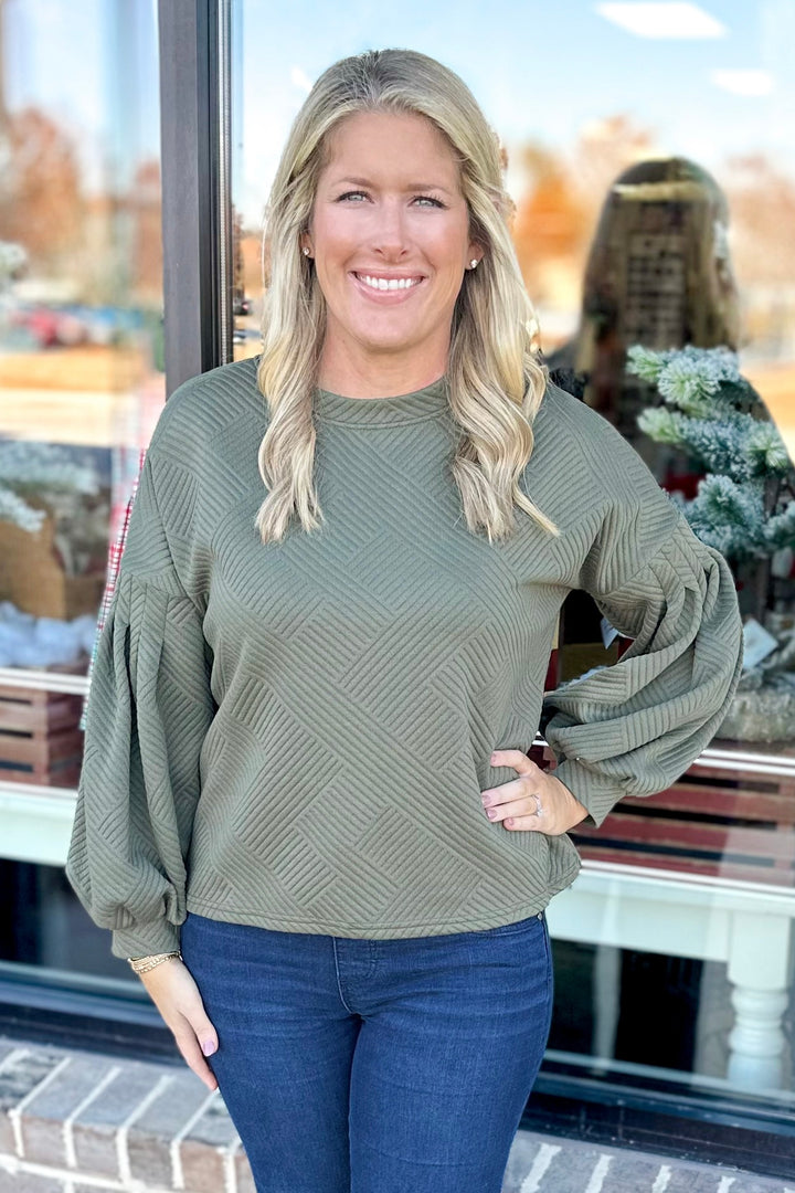 OLIVE TEXTURED BUBBLE SLEEVE TOP