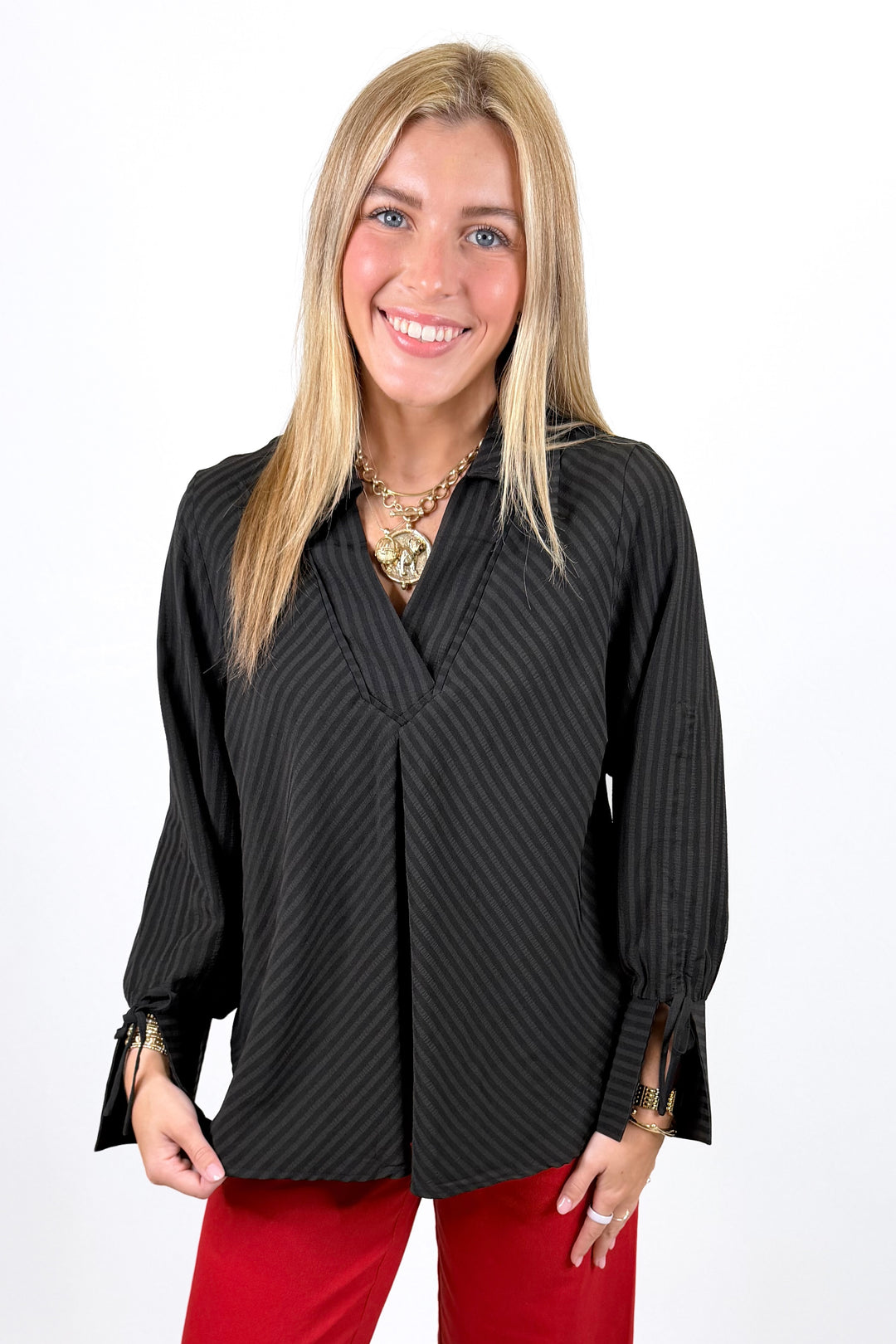 BLACK STRIPE VNECK COLLAR TIE SLEEVE TOP