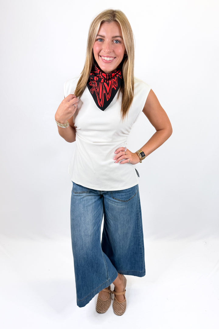 MEDIUM WASH HIGH RISE WIDE LEG JEANS