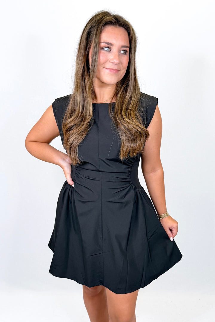 BLACK GATHERED SIDE SHORT DRESS