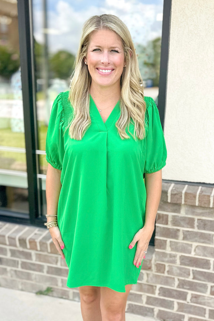 KELLY GREEN SMOCKED SHOULDER VNECK DRESS