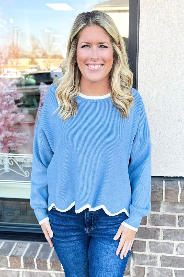 BLUE SCALLOP HEM CONTRAST EDGE SWEATER