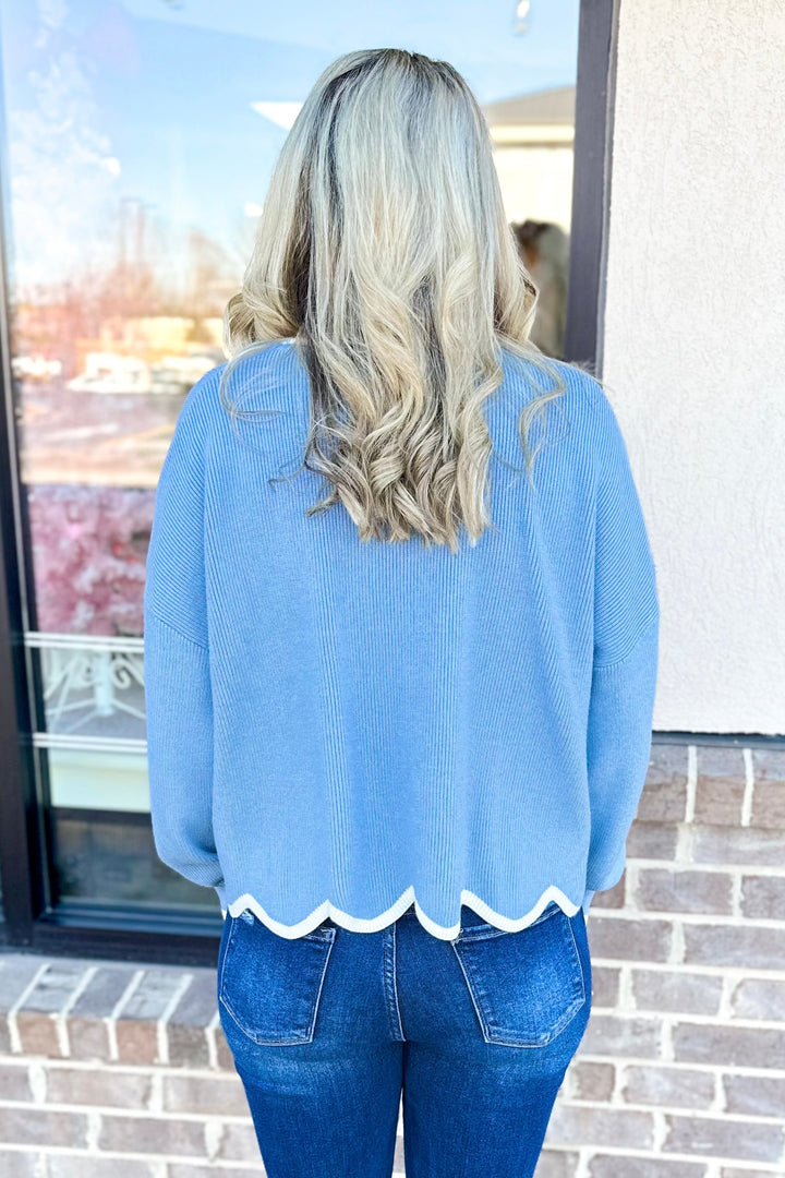 BLUE SCALLOP HEM CONTRAST EDGE SWEATER