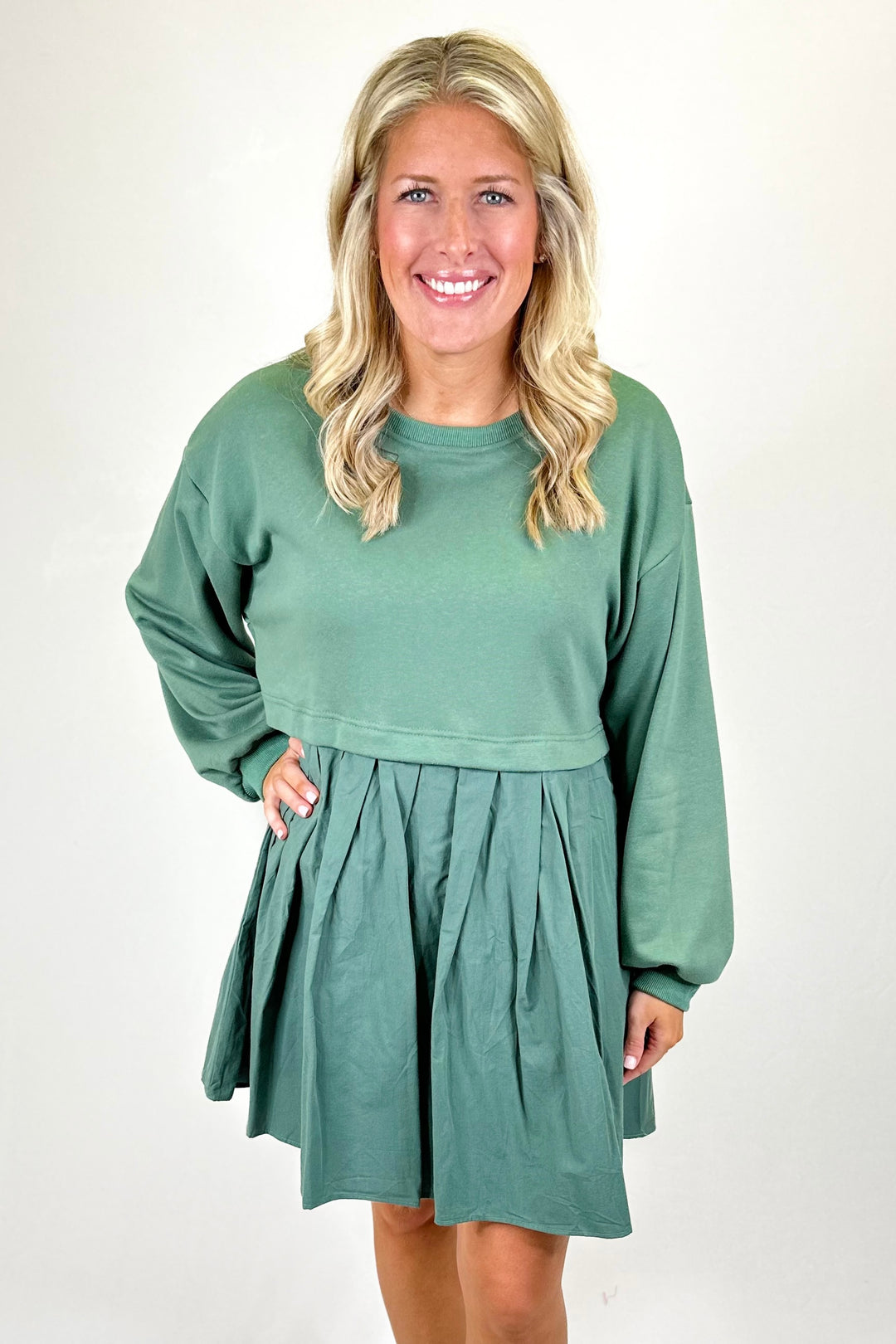 GREEN CONTRAST KNIT PLEATED DRESS