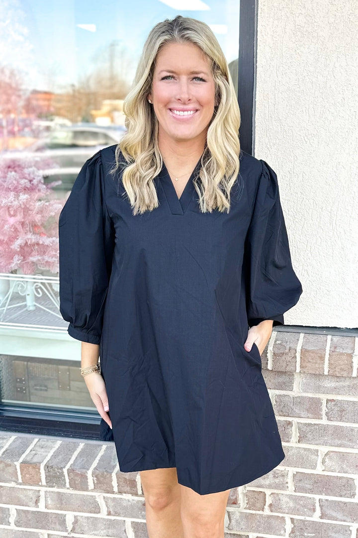 BLACK 3/4 SLEEVE VNECK SHIFT DRESS