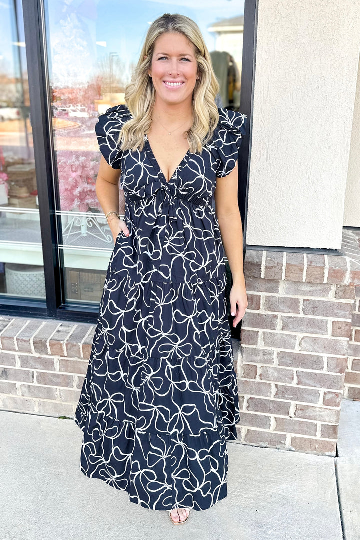 BLACK & WHITE SWIRL PRINT VNECK MAXI DRESS