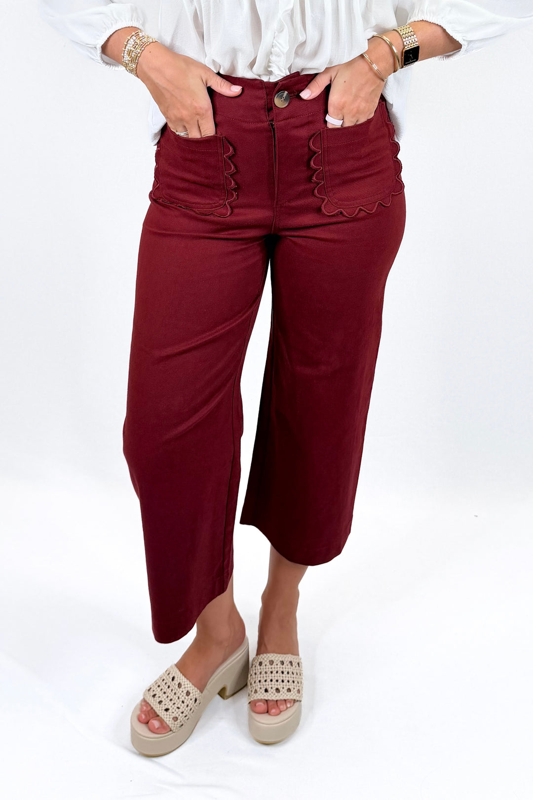 BURGUNDY SCALLOP POCKET CROPPED WIDE LEG PANTS