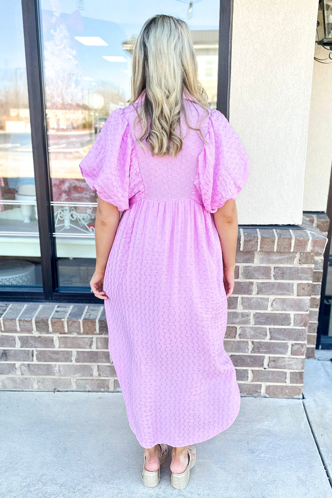 PINK PUFF SLEEVE TEXTURED CURVED HEM MIDI DRESS