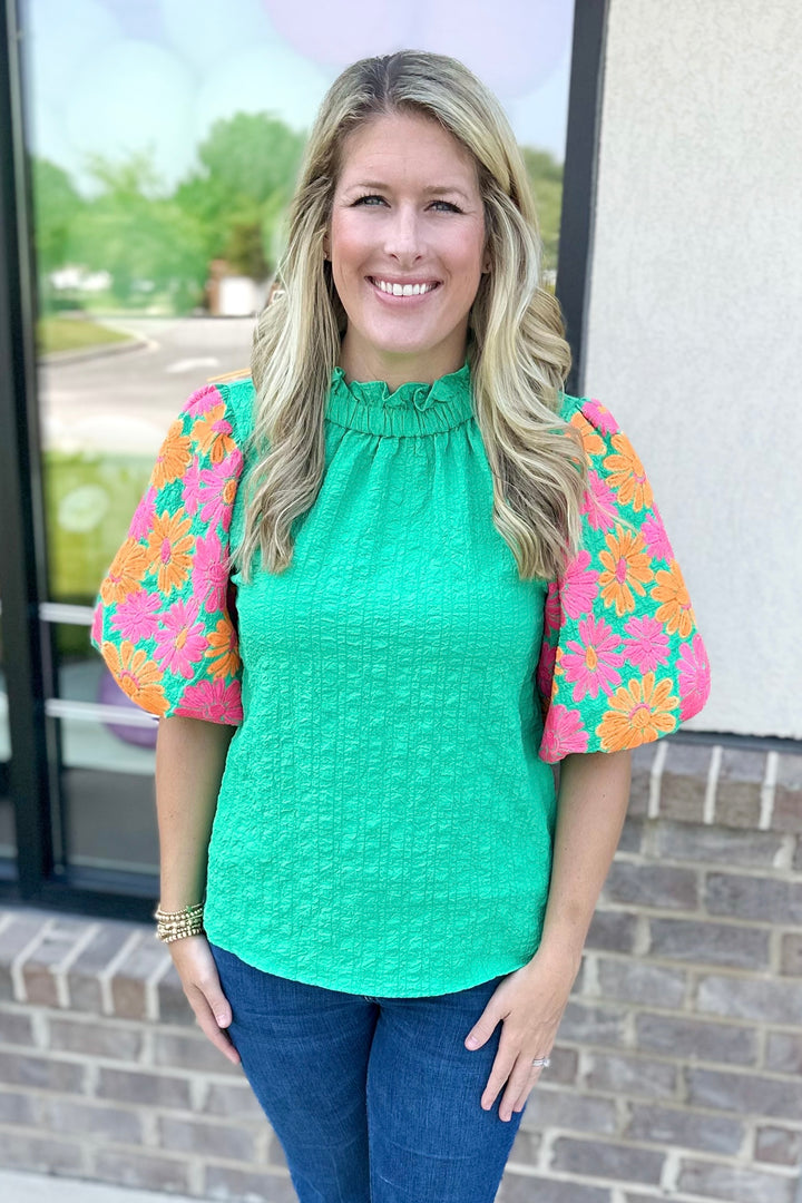 GREEN TEXTURED EMBROIDERED SLEEVE TOP