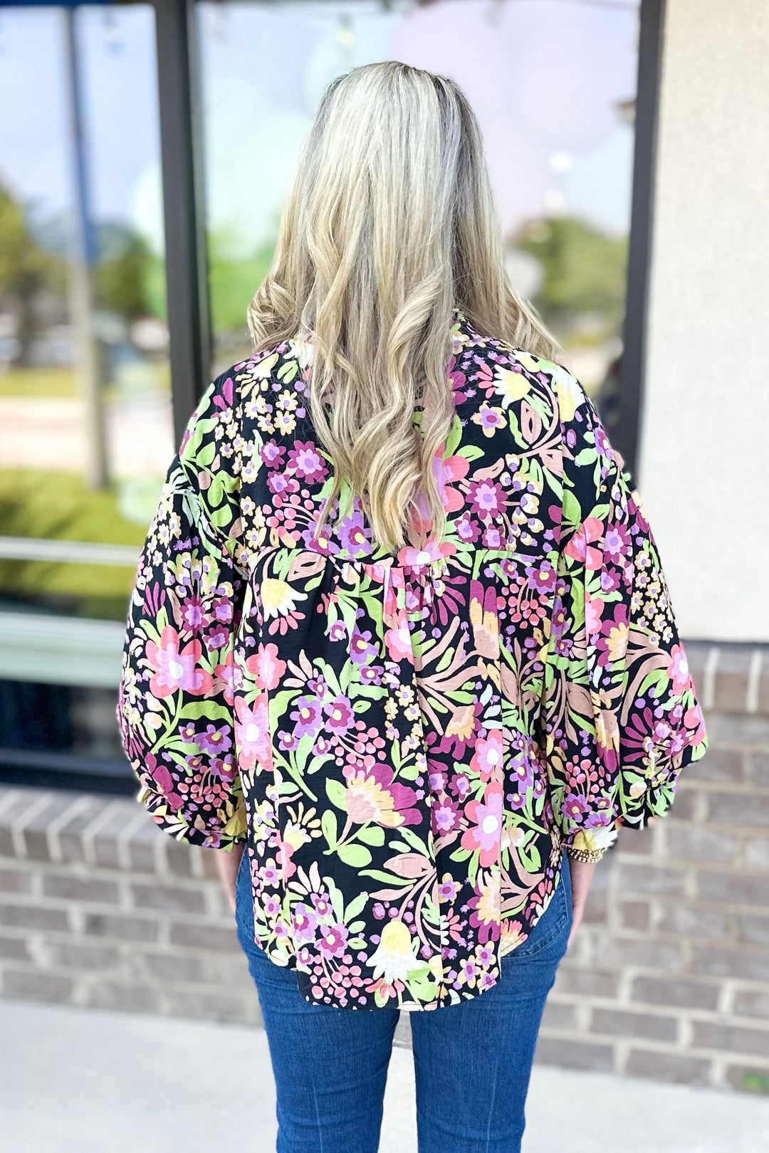 BLACK MULTI FLORAL BUBBLE SLEEVE TOP