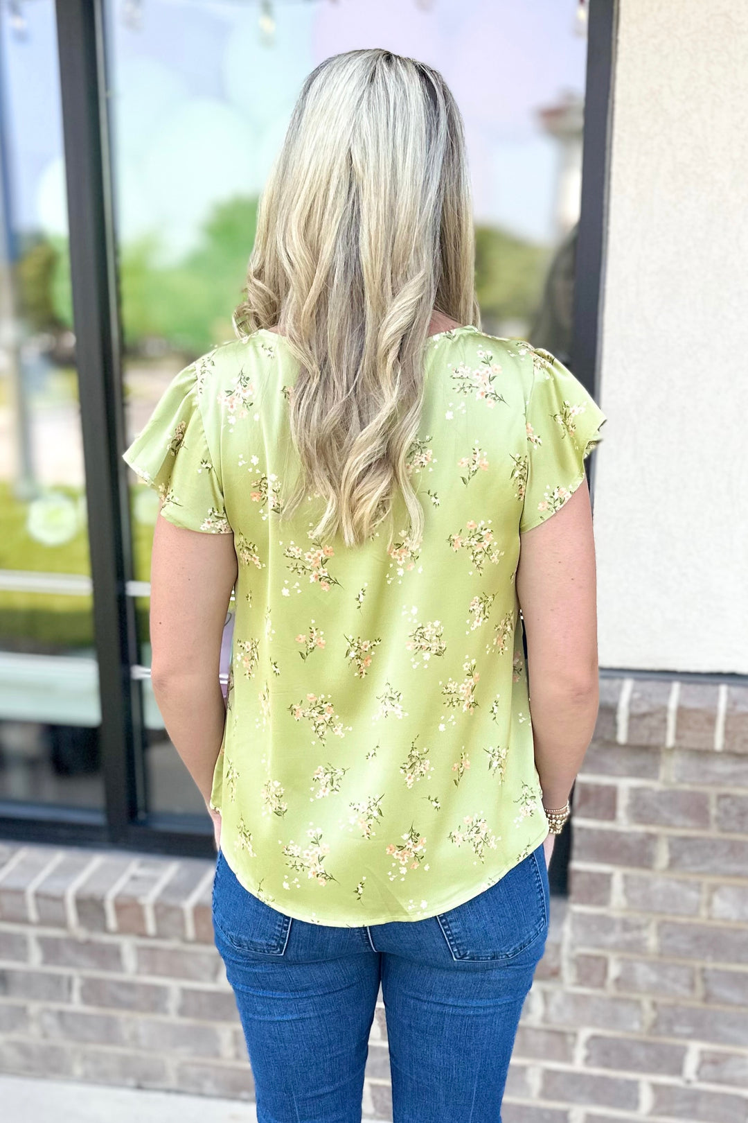 OLIVE FLORAL SATIN SCALLOP VNECK TOP