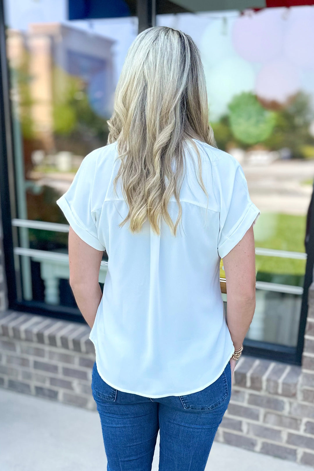 WHITE VNECK BLOUSE