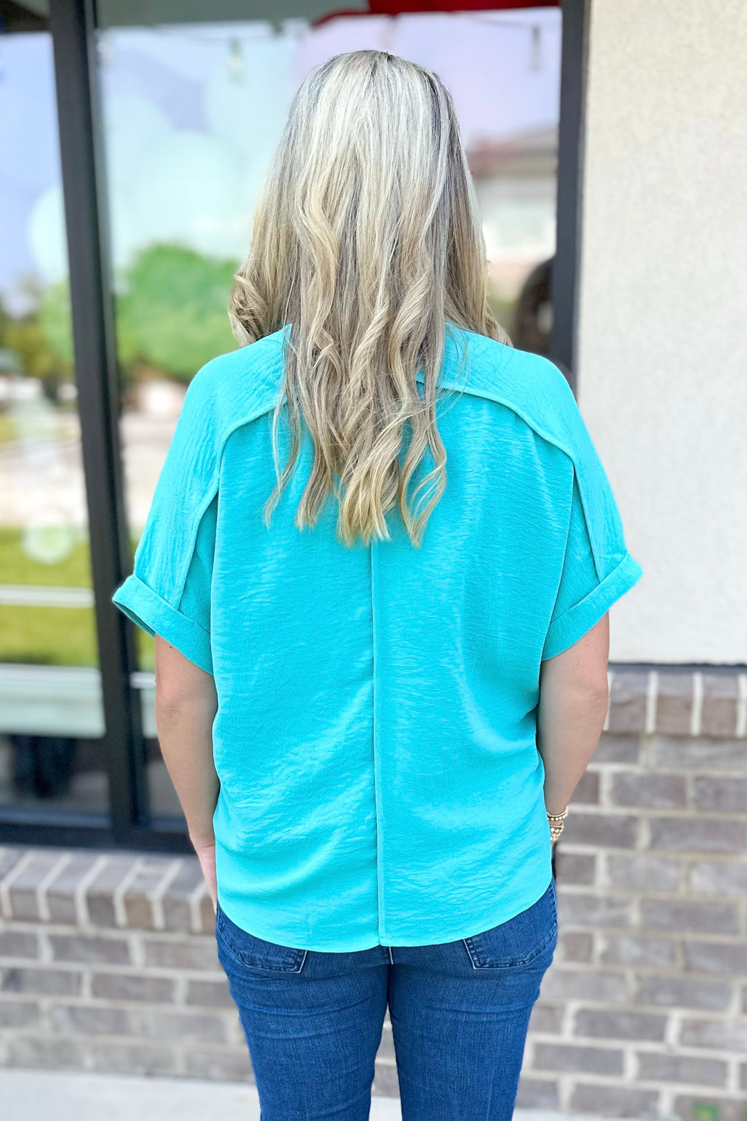 AQUA VNECK SHORT SLEEVE TOP