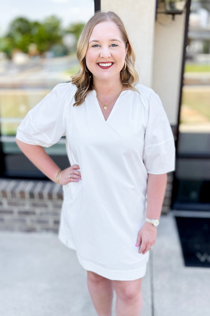 WHITE VNECK SHORT SLEEVE SHIFT DRESS