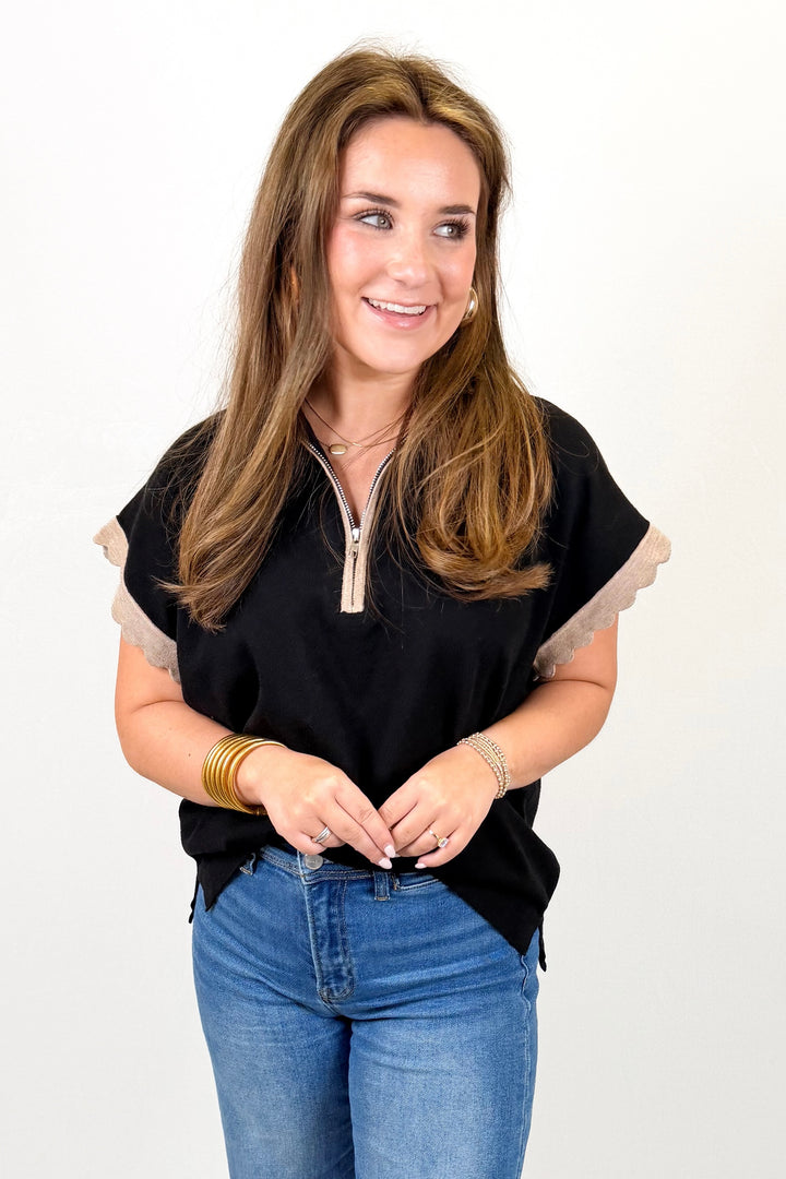BLACK CONTRAST SCALLOP EDGE TOP