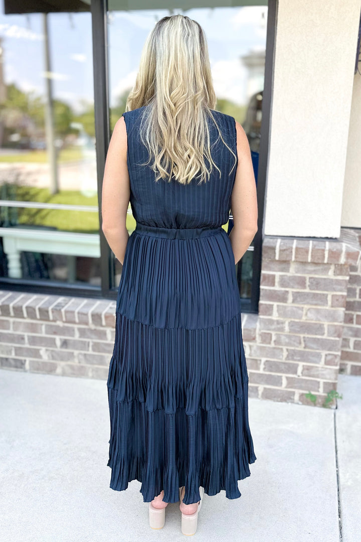 NAVY SLEEVELESS PLEATED MIDI DRESS