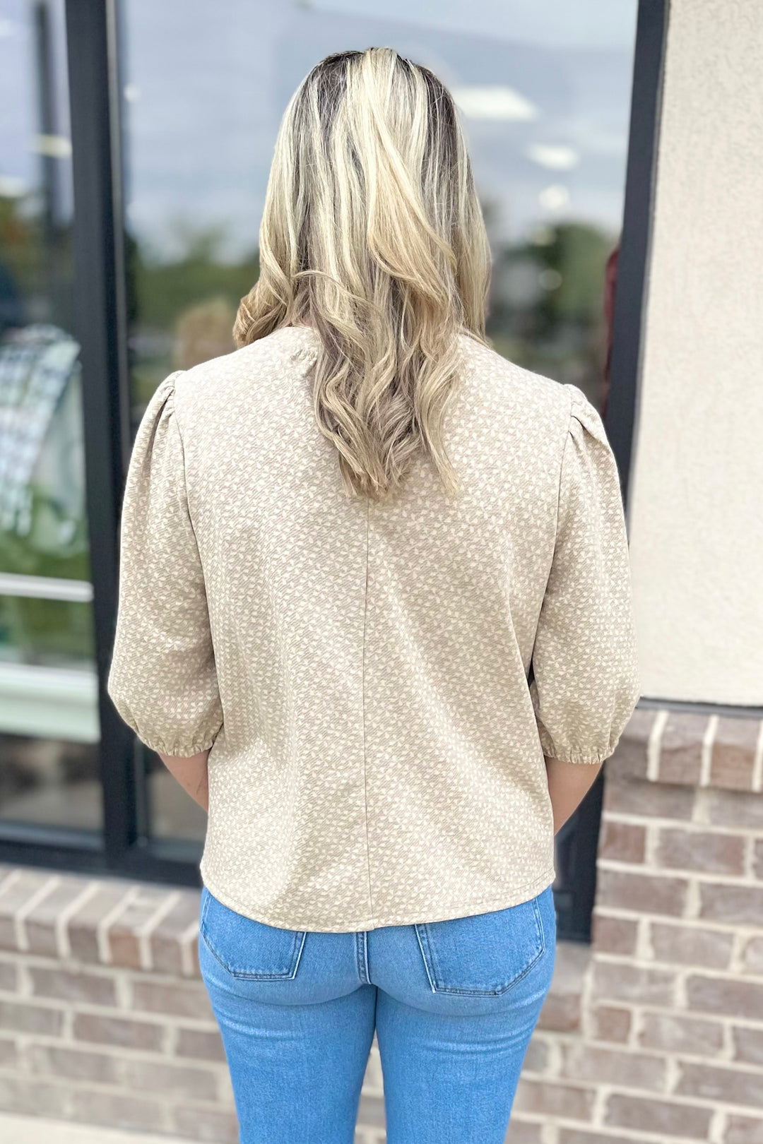 TAUPE TEXTURED BOW FRONT TOP