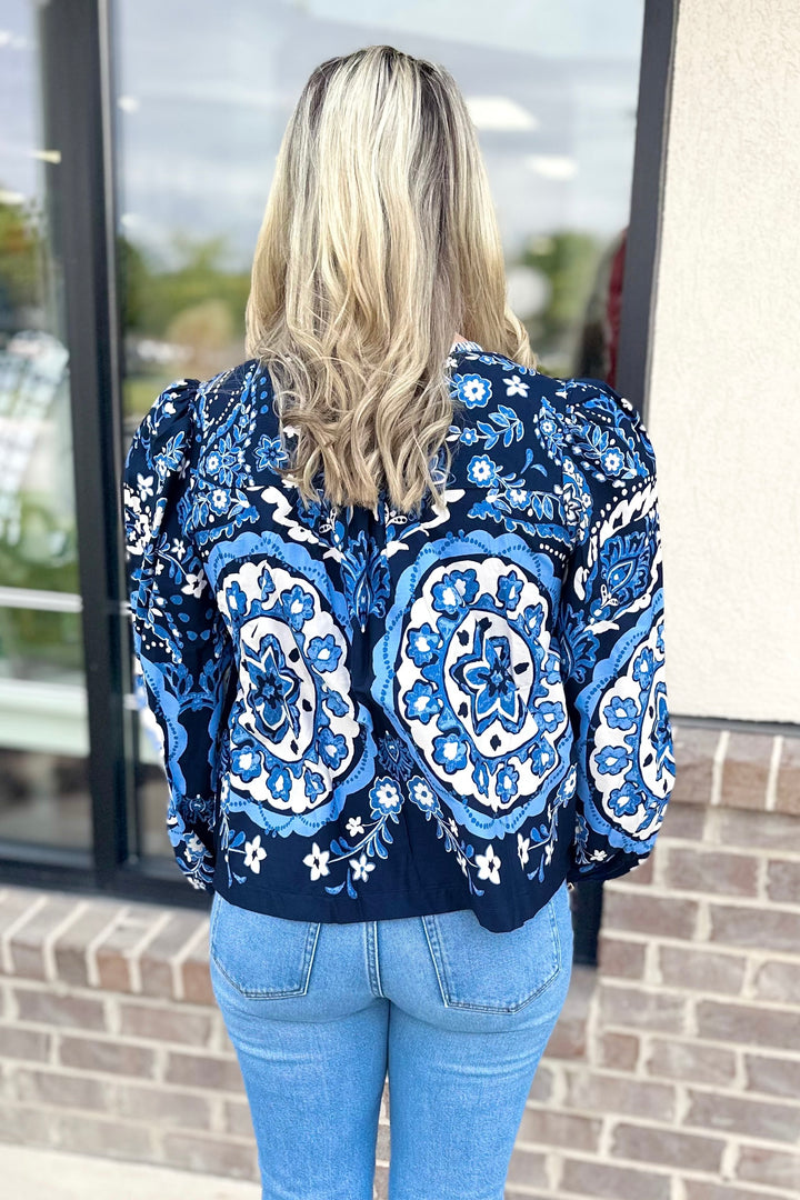 NAVY MEDALLION PRINT TOP