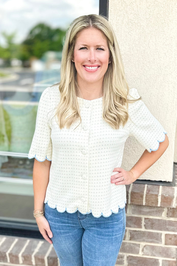 CREAM & BLUE BUTTON SCALLOP DETAIL TOP