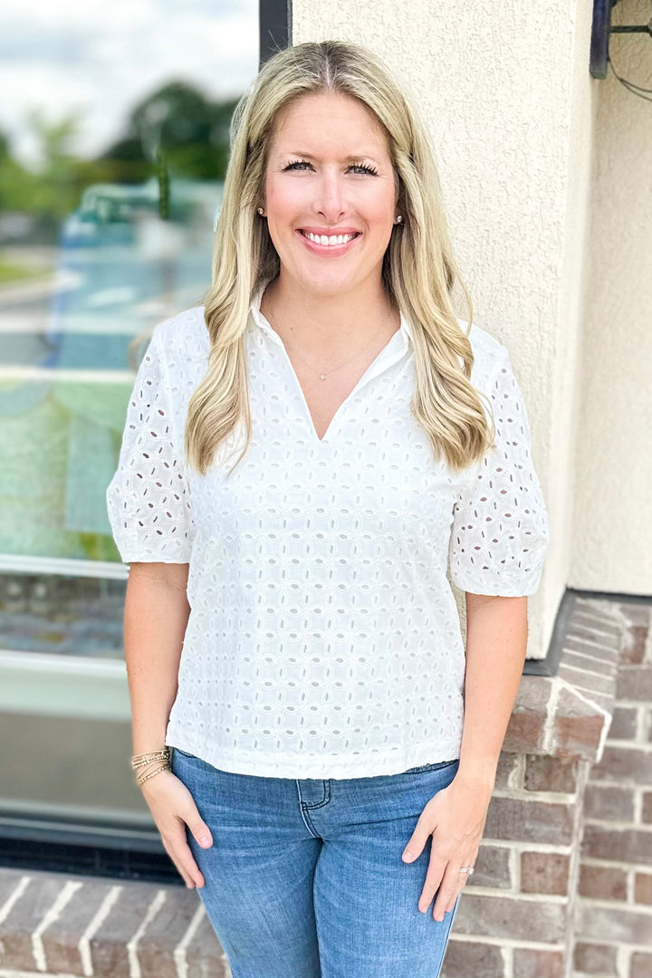 WHITE EYELET LACE VNECK COLLAR TOP