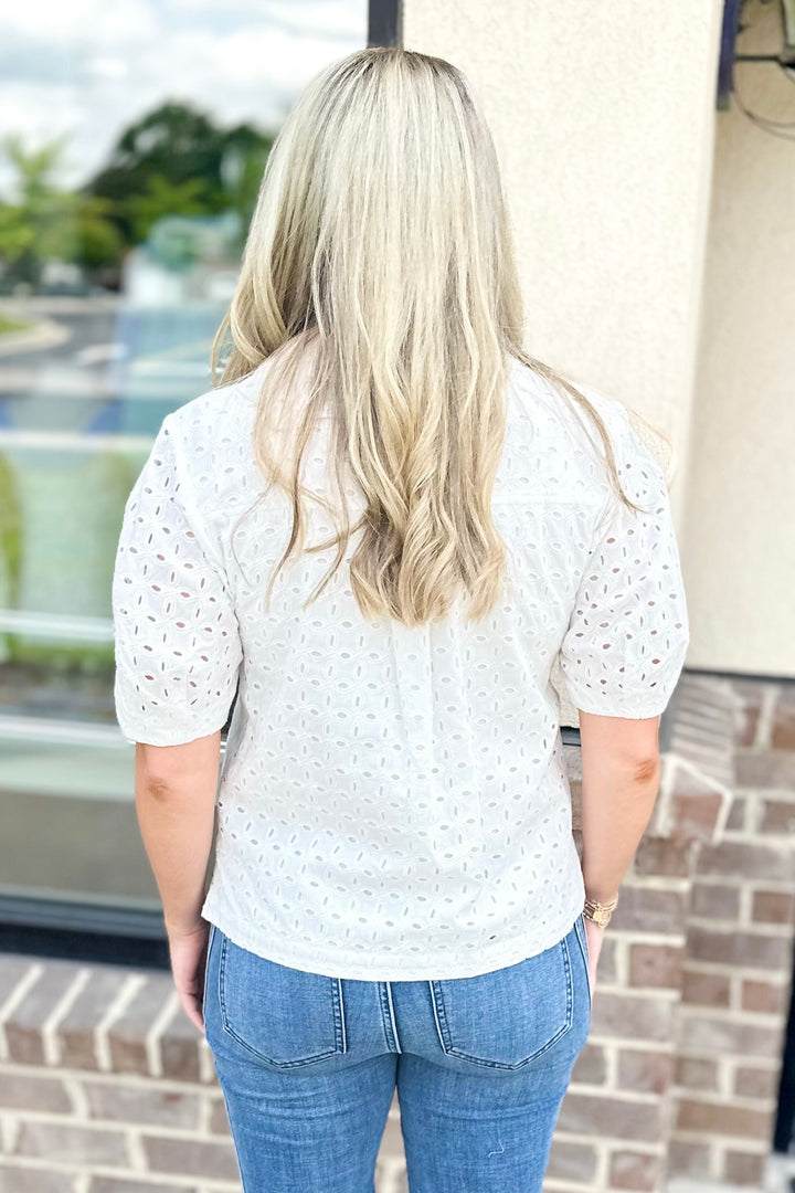 WHITE EYELET LACE VNECK COLLAR TOP