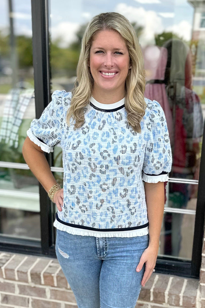 BLUE LEOPARD TEXTURED SHORT SLEEVE TOP