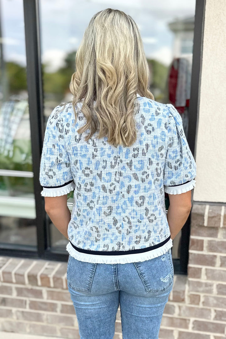 BLUE LEOPARD TEXTURED SHORT SLEEVE TOP