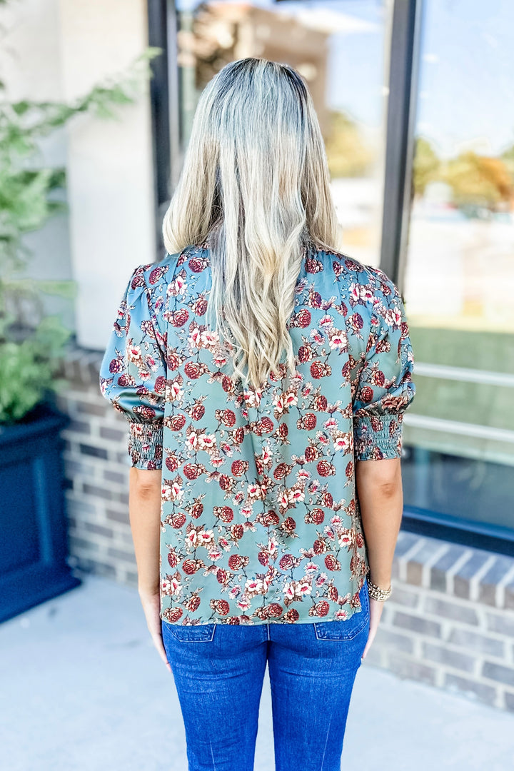 OLIVE FLORAL SMOCKED CUFF & NECK TOP